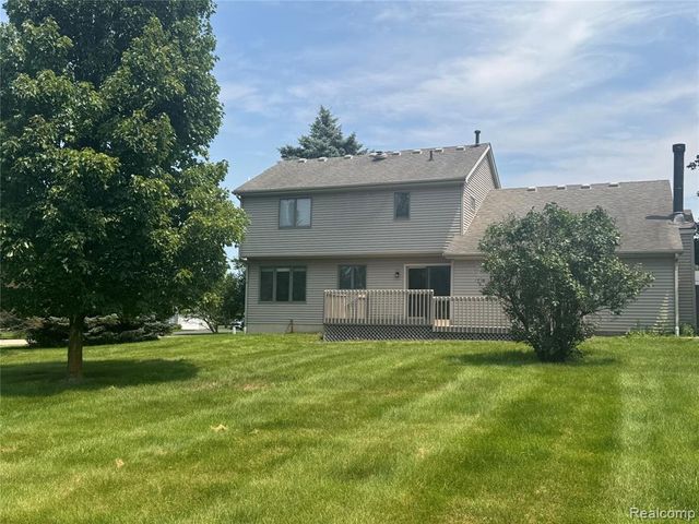 2132 Maple Creek Circle, Ann Arbor, MI 48108