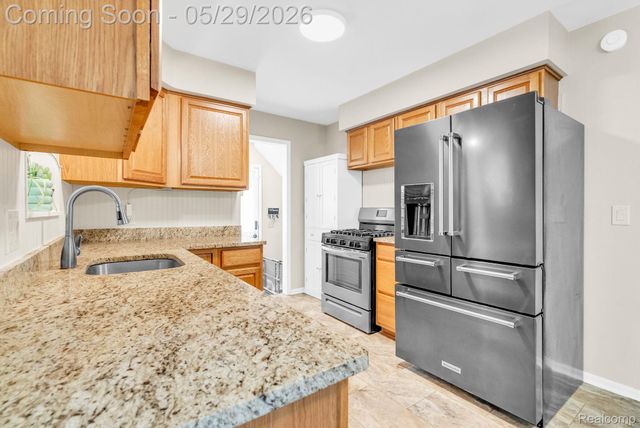 30615 Grandview Avenue, Westland, MI 48186