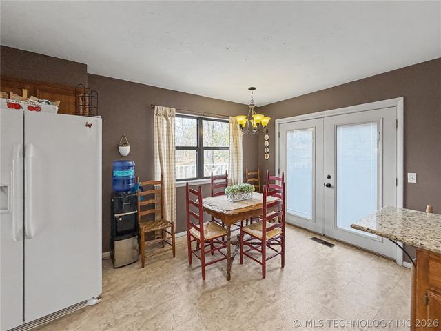 20388 W Cherokee Trail, Cookson, OK 74427