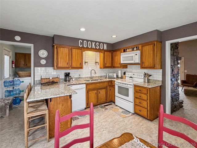 20388 W Cherokee Trail, Cookson, OK 74427