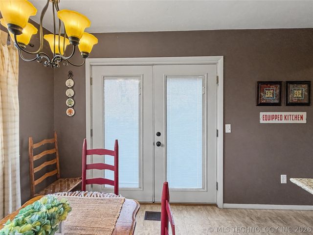 20388 W Cherokee Trail, Cookson, OK 74427