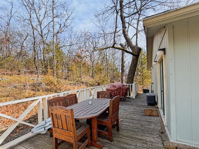 20388 W Cherokee Trail, Cookson, OK 74427