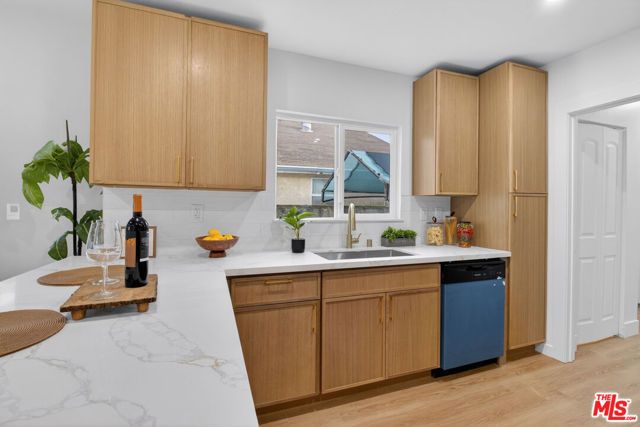 4324 2nd Avenue, Los Angeles, CA 90008