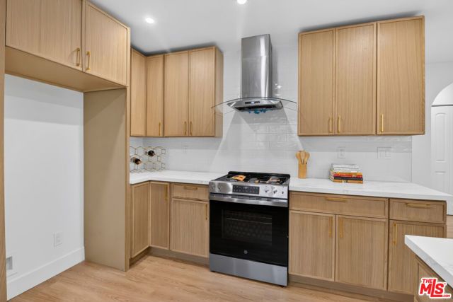 4324 2nd Avenue, Los Angeles, CA 90008