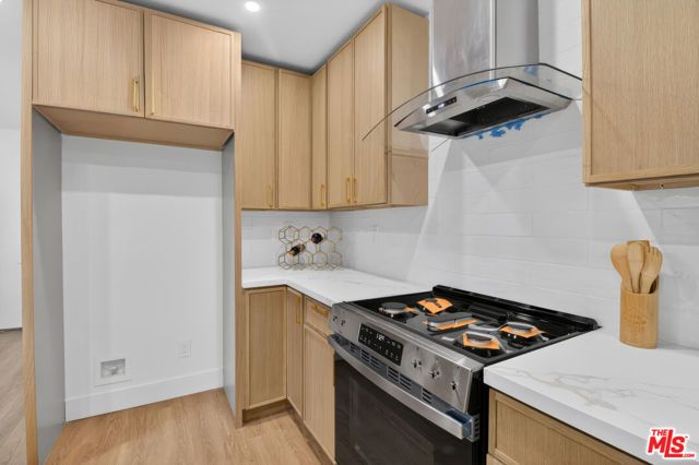 4324 2nd Avenue, Los Angeles, CA 90008