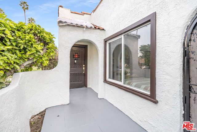 4324 2nd Avenue, Los Angeles, CA 90008