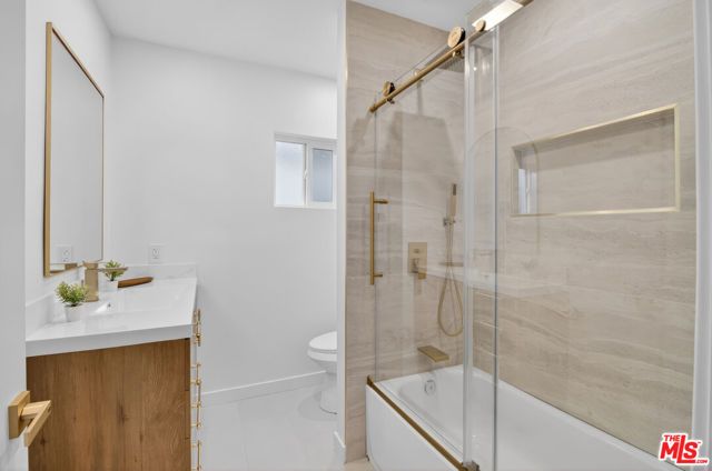 4324 2nd Avenue, Los Angeles, CA 90008