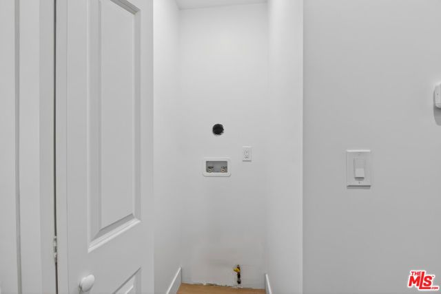 4324 2nd Avenue, Los Angeles, CA 90008