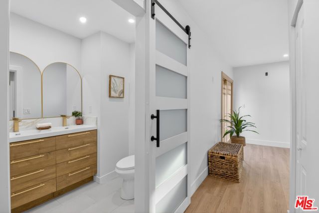 4324 2nd Avenue, Los Angeles, CA 90008