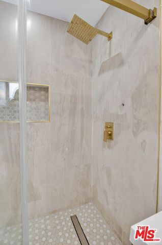 4324 2nd Avenue, Los Angeles, CA 90008