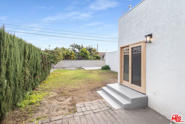 4324 2nd Avenue, Los Angeles, CA 90008