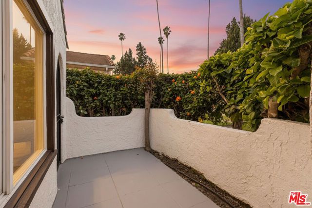 4324 2nd Avenue, Los Angeles, CA 90008