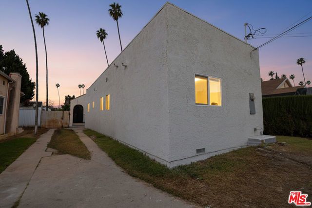 4324 2nd Avenue, Los Angeles, CA 90008