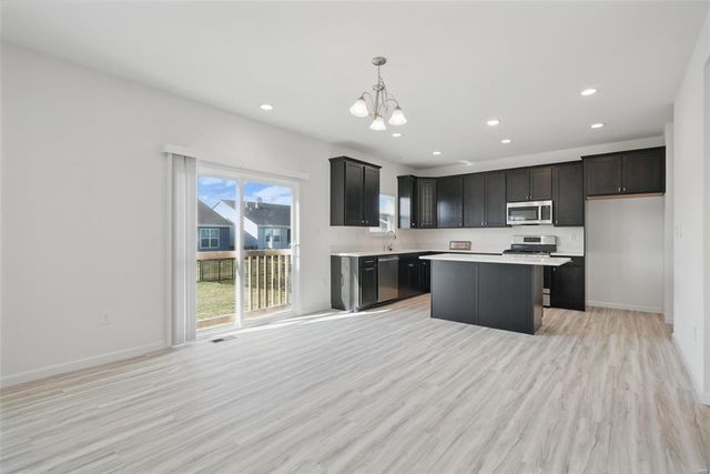 928 Little Fieldstone Court, Wentzville, MO 63385