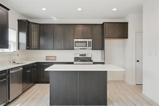 928 Little Fieldstone Court, Wentzville, MO 63385