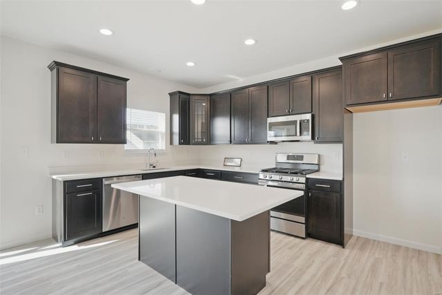 928 Little Fieldstone Court, Wentzville, MO 63385