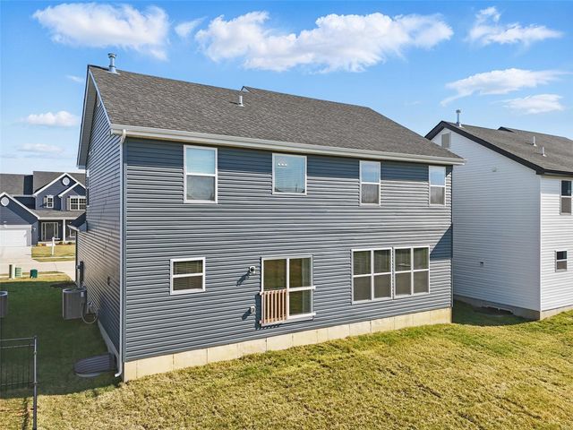 928 Little Fieldstone Court, Wentzville, MO 63385