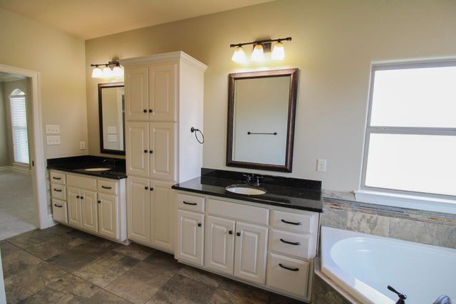 1020 Edinburgh Drive, Conway, AR 72034