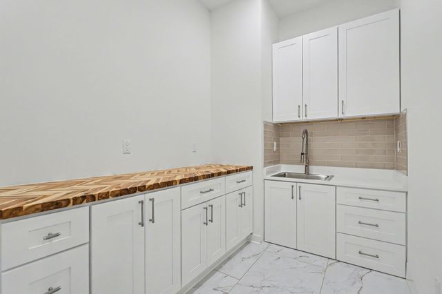 4352 Dot Rd, Springfield, TN 37172