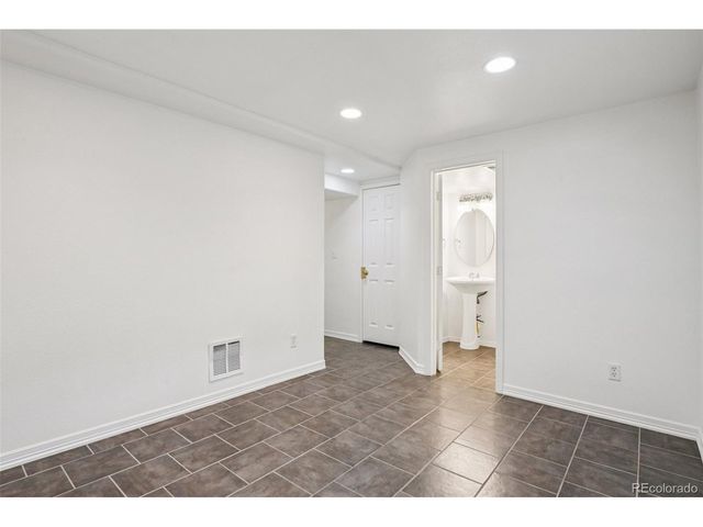 15178 E Jefferson Pl, Aurora, CO 80014