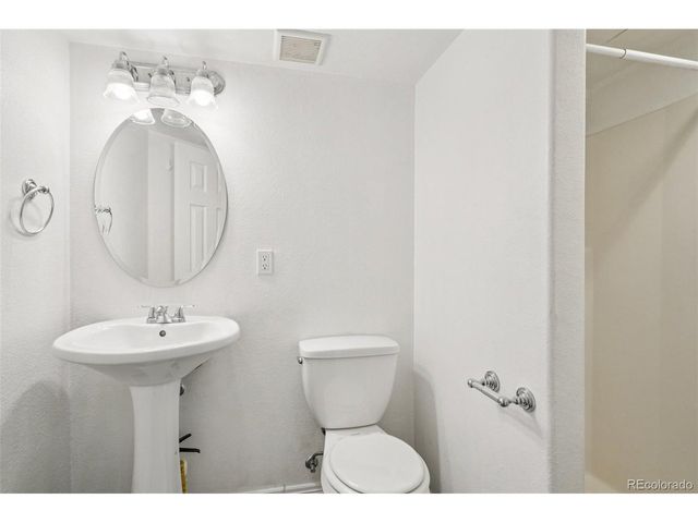 15178 E Jefferson Pl, Aurora, CO 80014