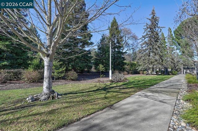 1548 Golden Rain Rd 9, Walnut Creek, CA 94595