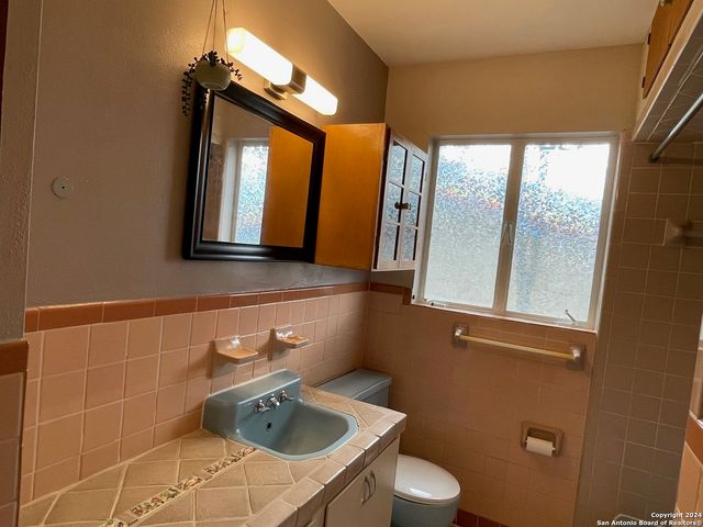 411 Future Dr., San Antonio, TX 78213