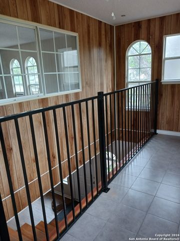 411 Future Dr., San Antonio, TX 78213