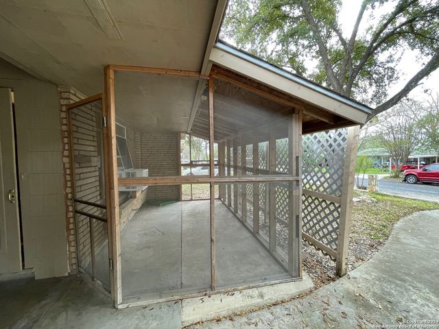 411 Future Dr., San Antonio, TX 78213