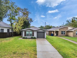 419 8th Avenue N, Texas City, TX 77590