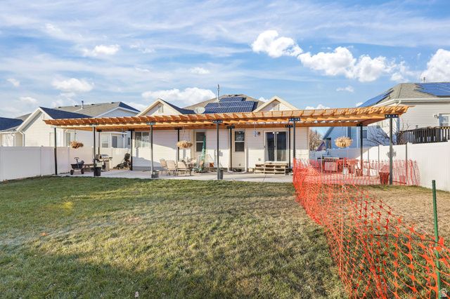 302 E INTERLOCHEN LN, Stansbury Park, UT 84074
