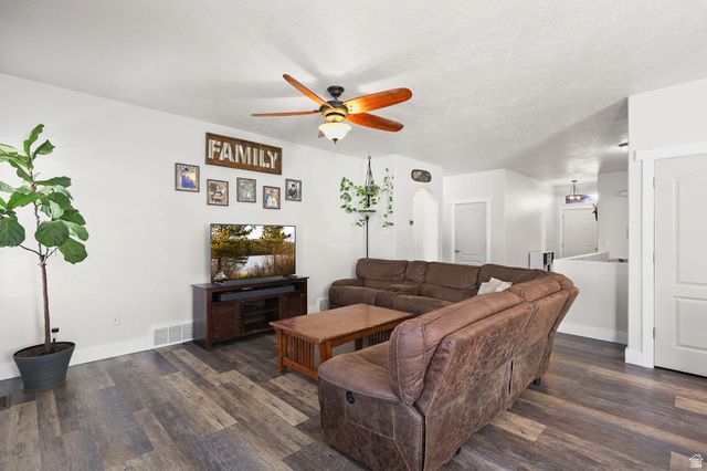 302 E INTERLOCHEN LN, Stansbury Park, UT 84074