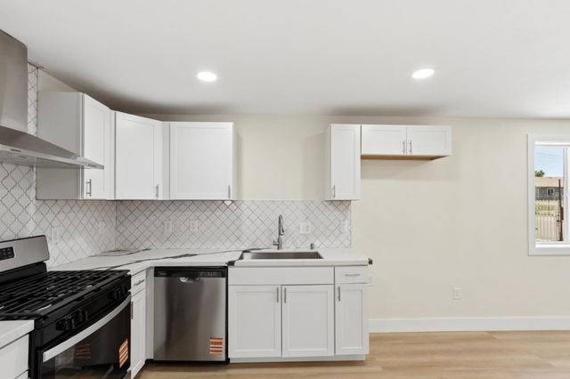 4901 Parker Ave, Sacramento, CA 95820