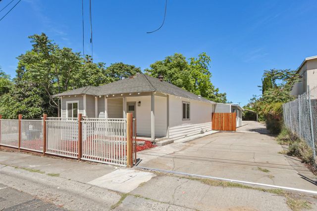 4901 Parker Ave, Sacramento, CA 95820