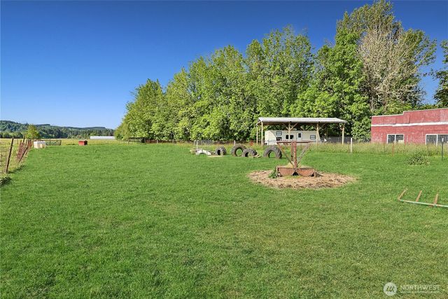 447 Boistfort Road, Curtis, WA 98538