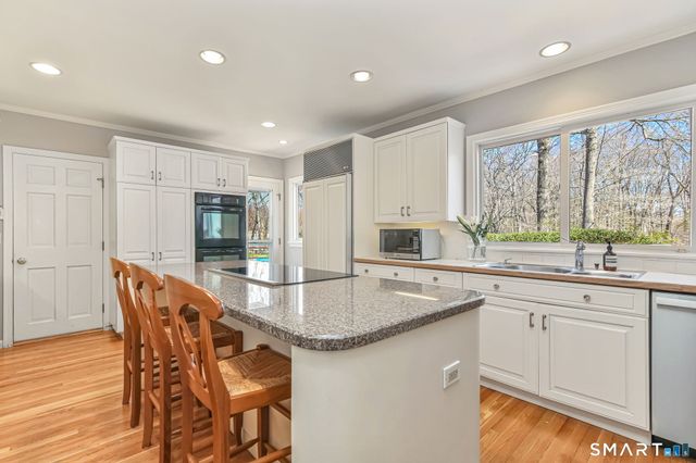 54 Saint George Lane, New Canaan, CT 06840