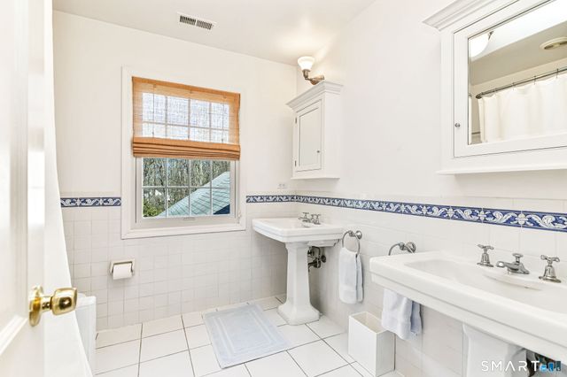 54 Saint George Lane, New Canaan, CT 06840