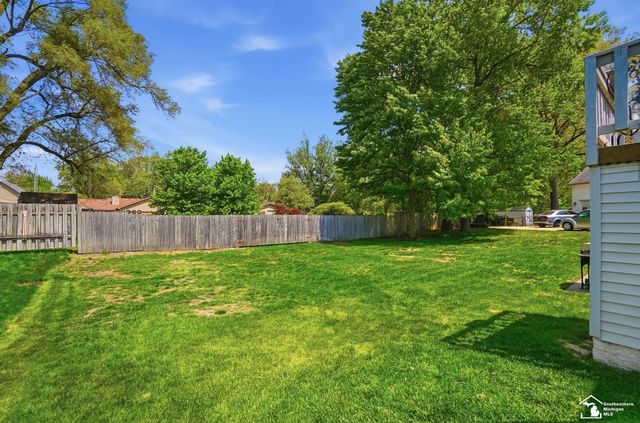 786 Santa Fe Court, Bedford Twp, MI 48182