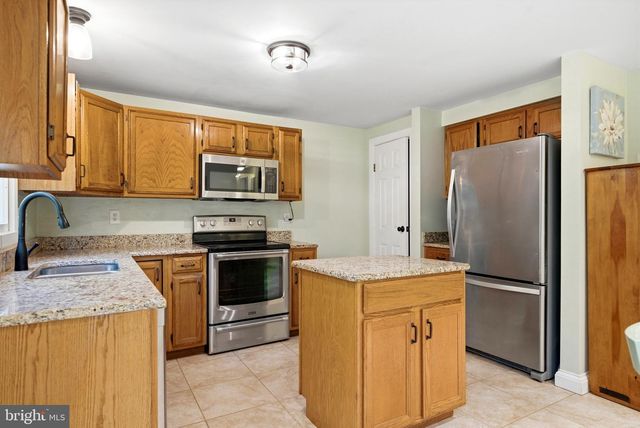 11 TRACYS LN, Tracys Landing, MD 20779