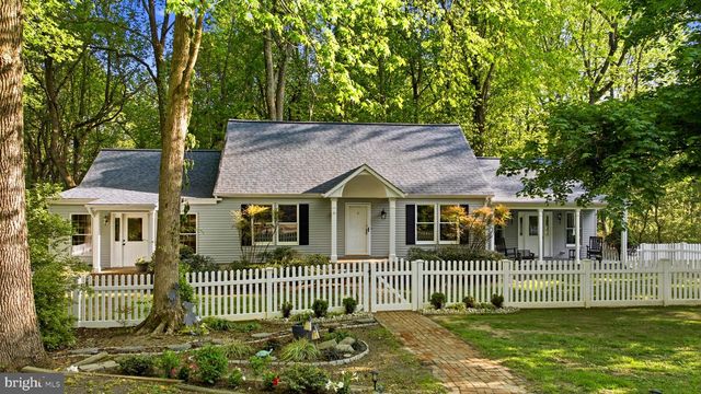 11 TRACYS LN, Tracys Landing, MD 20779
