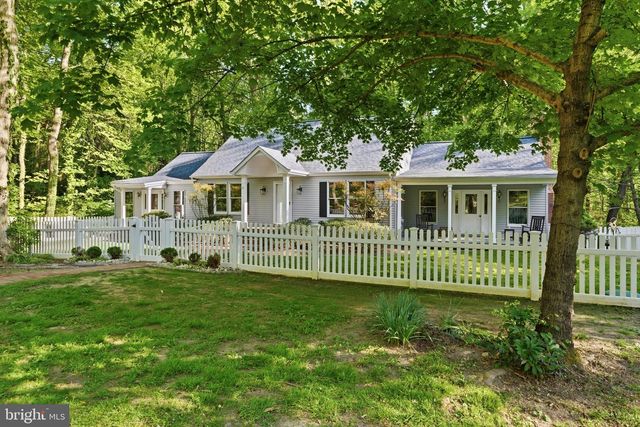 11 TRACYS LN, Tracys Landing, MD 20779