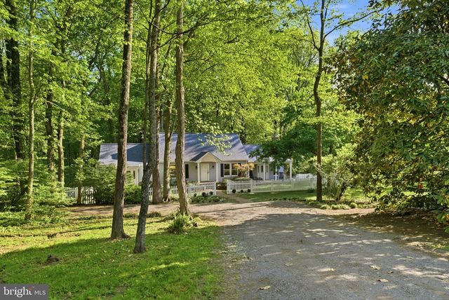 11 TRACYS LN, Tracys Landing, MD 20779