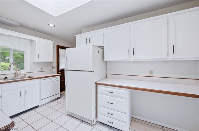 7166 Wildwood Drive, Brookfield, OH 44403