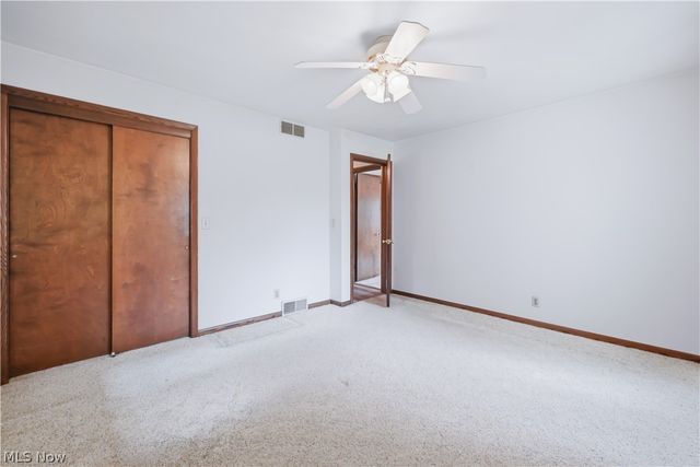 7166 Wildwood Drive, Brookfield, OH 44403
