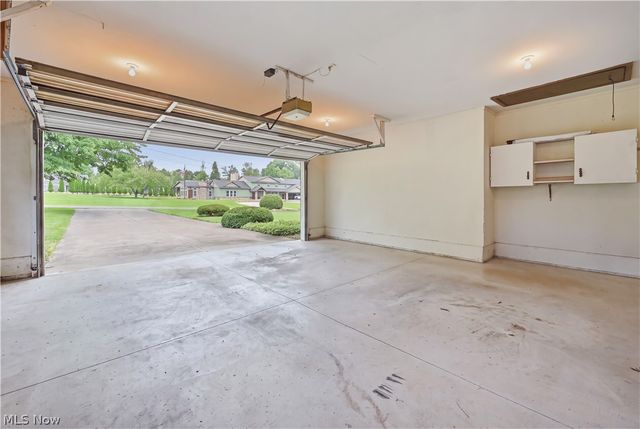 7166 Wildwood Drive, Brookfield, OH 44403
