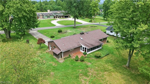7166 Wildwood Drive, Brookfield, OH 44403