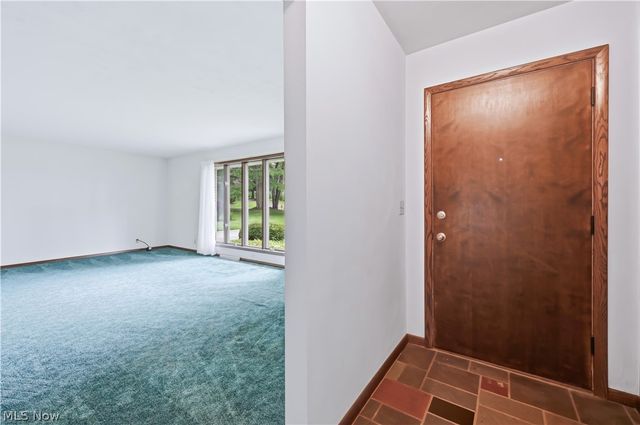7166 Wildwood Drive, Brookfield, OH 44403