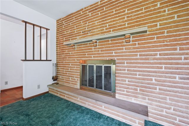 7166 Wildwood Drive, Brookfield, OH 44403