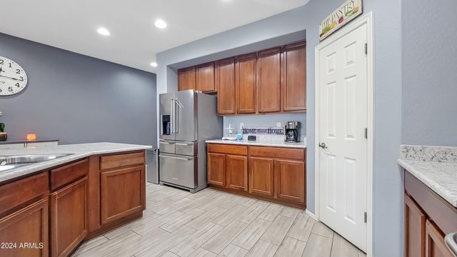 9949 W MARGUERITE Avenue, Tolleson, AZ 85353