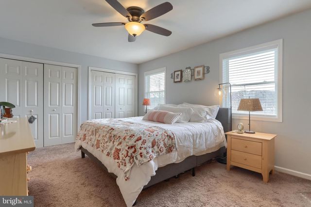 7247 CAPITAL DR, Harrisburg, PA 17111